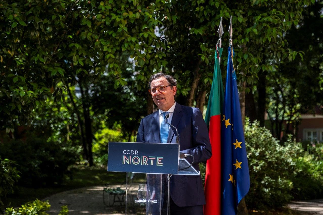 Ministro Adjunto e da Coesão Territorial, Manuel Castro Almeida, na assinatura de contrato com 16 municípios para recuperação de 22 escolas na região Norte, Porto, 31 maio 2024