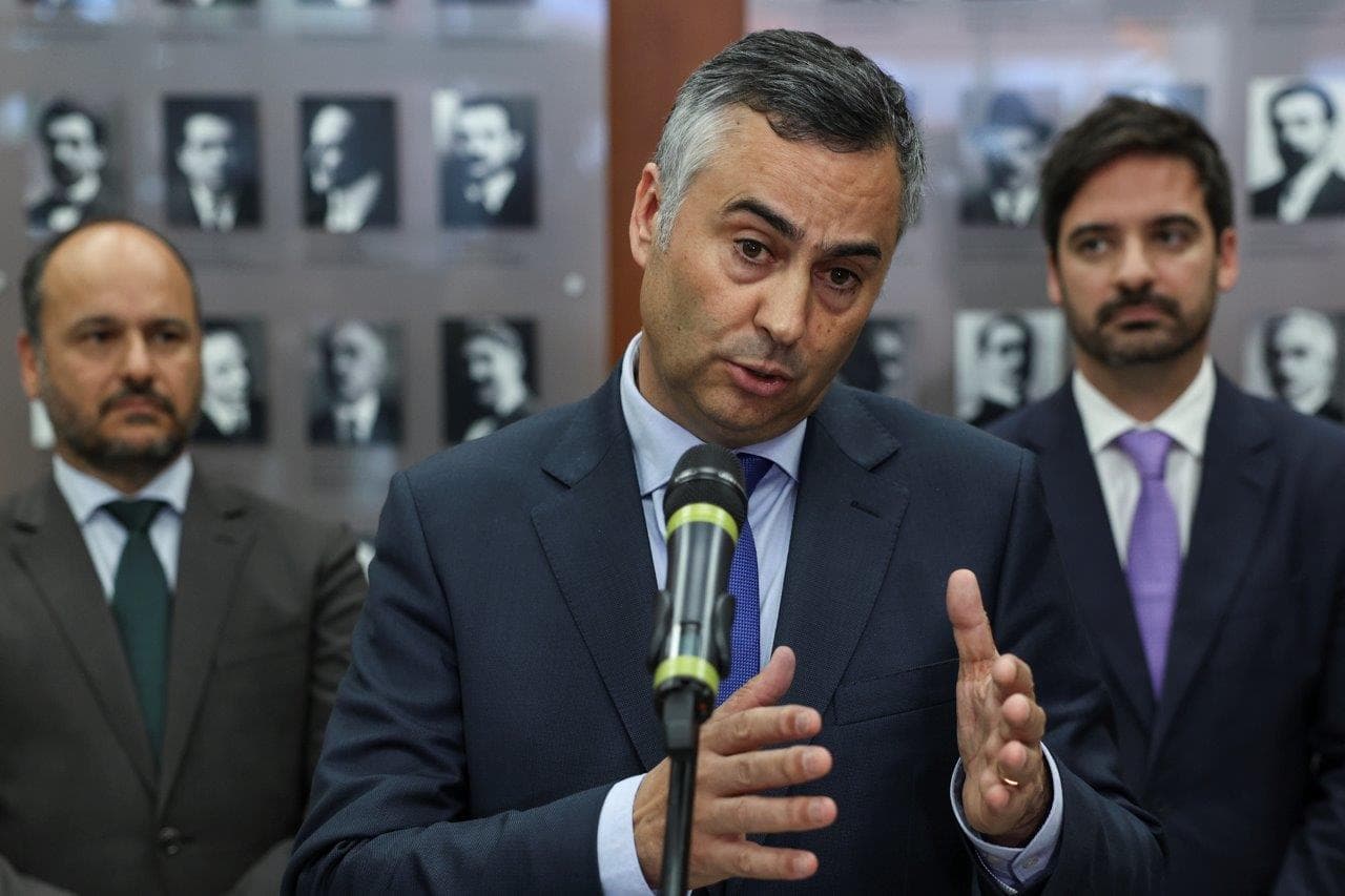 Ministro da da Educação, Ciência e Inovação, Fernando Alexandre, faz declaração após reuniões com 12 sindicatos de professores, Lisboa, 3 maio 2024 (Foto: Miguel A. Lopes/Lusa)