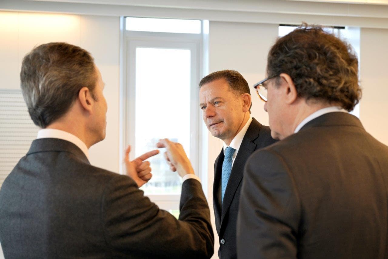 Prime Minister Luís Montenegro and the Minister of Economy and Territorial Cohesion Castro Almeida at the presentation of the investments, Sines, 20 January 2026 (Gonçalo Borges Dias/GPM)