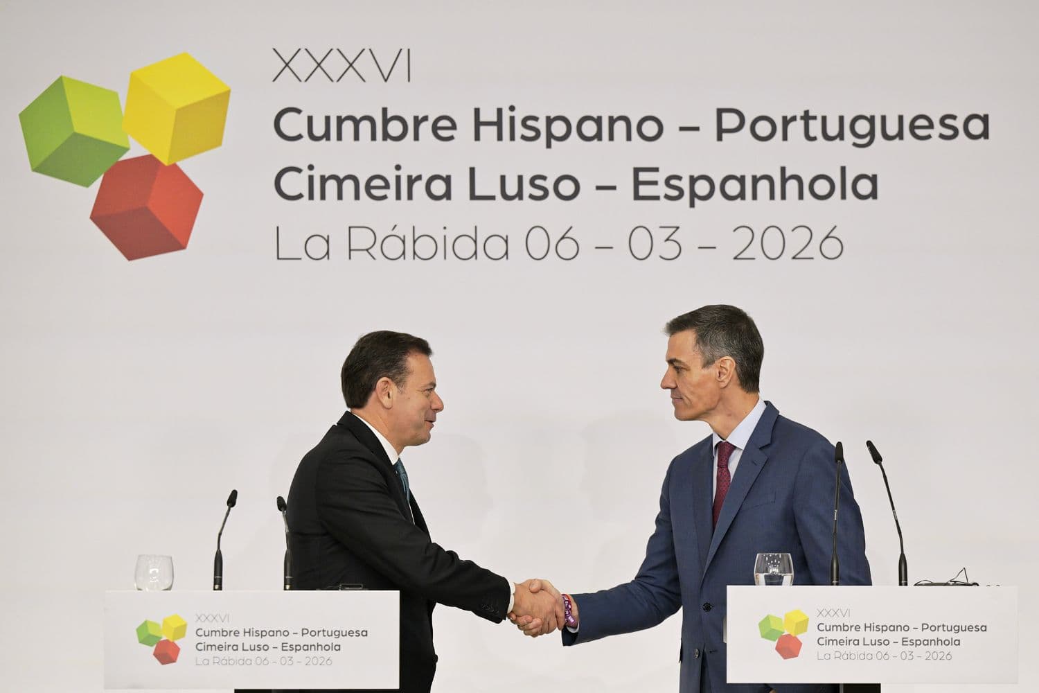 Primeiro-Ministro, Luís Montenegro, e o Presidente do Governo espanhol, Pedro Sánchez, na XXXVI Cimeira Luso-Espanhola, Huelva, 6 março 2026 (Gonçalo Borges Dias / GPM)