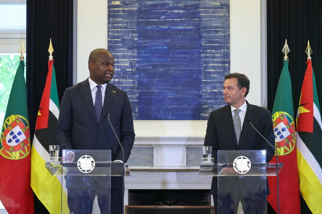 Primeiro-Ministro Luís Montenegro com o Presidente da República de Moçambique, Daniel Chapo, na conferência de imprensa conjunta, Lisboa. 3 julho 2025 (António Cotrim/Lusa)
