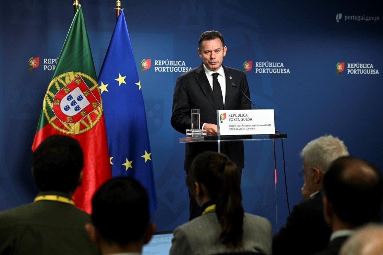 Primeiro-Ministro Luís Montenegro no briefing no final do Conselho Europeu, Bruxelas, 23 outubro 2025 (UE)