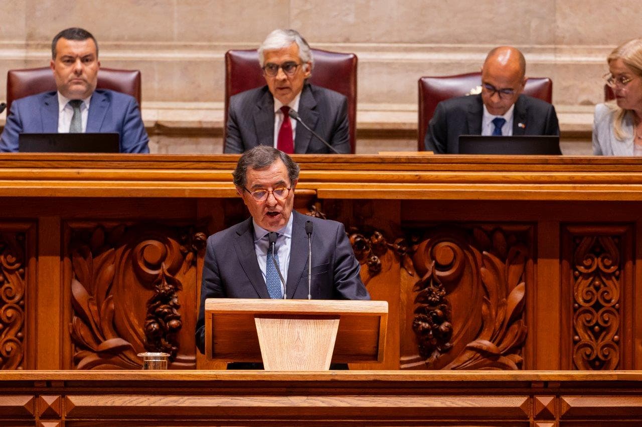 Ministro da Economia e da Coesão Territorial, Manuel Castro Almeida, intervém do debate do Programa do Governo, Assembleia da República, 17 junho 2025 (Mariana Branco)