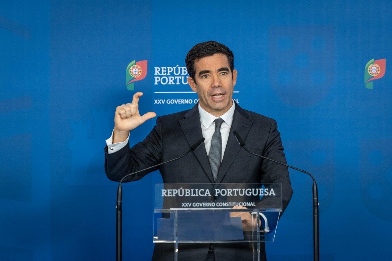 Ministro da Presidência, António Leitão Amaro, na conferência de imprensa do Conselho de Ministros, Lisboa, 11 novembro 2025 (João Bica)