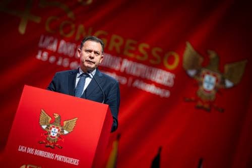 Primeiro-Ministro, Luís Montenegro, na abertura do 45.º Congresso da Liga dos Bombeiros Portugueses, em Alcobaça.