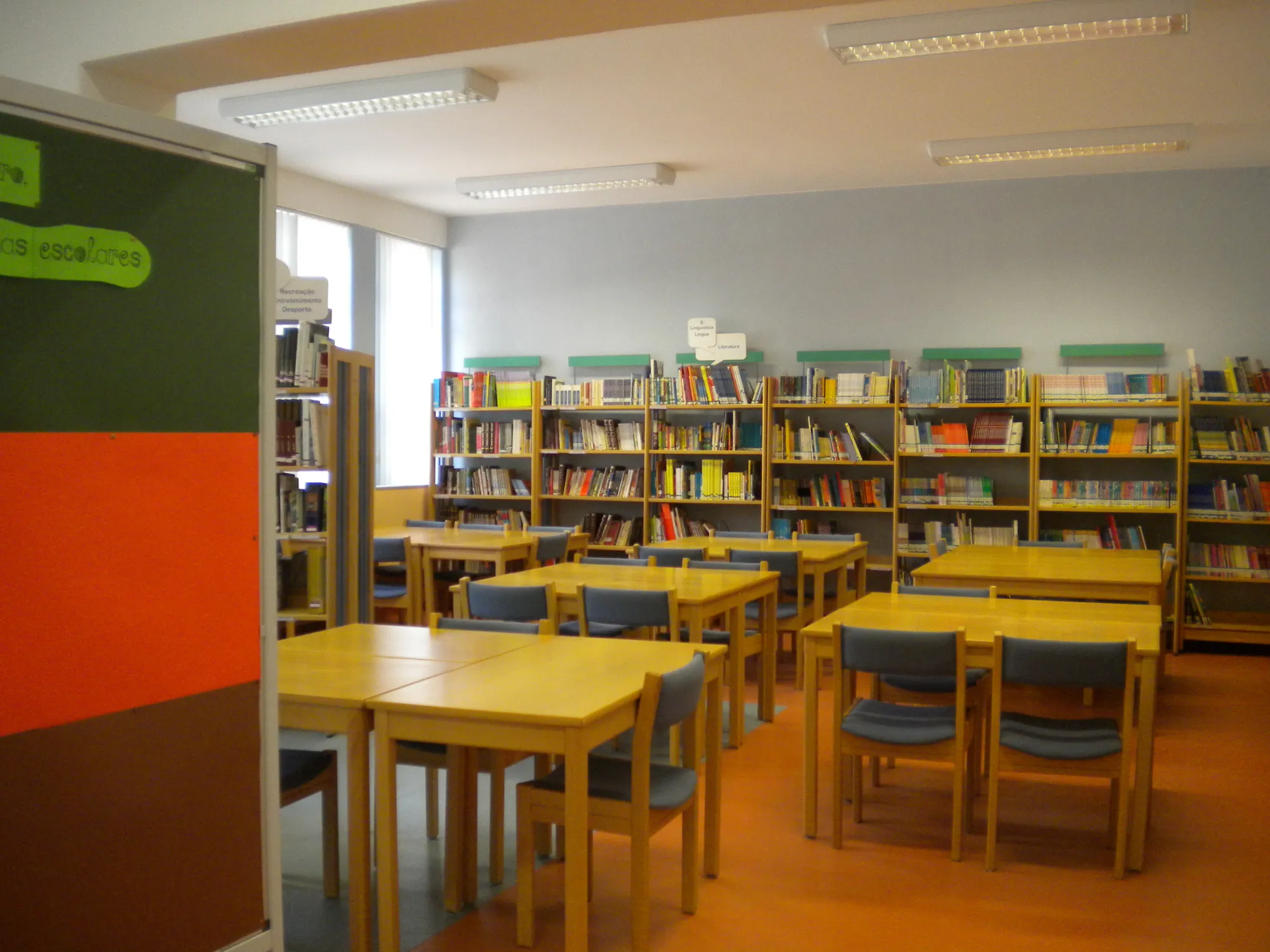 Biblioteca escolar (Escola Paula Vicente, Lisboa)