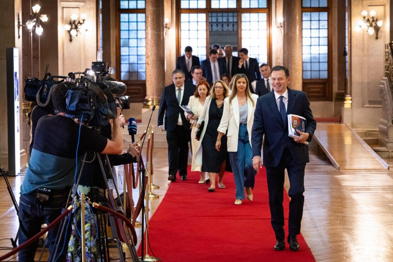 Primeiro-Ministro Luís Montenegro e Ministros à entrada para o debate do Programa do Governo, Assembleia da República, 17 junho 2025 (Mariana Branco)