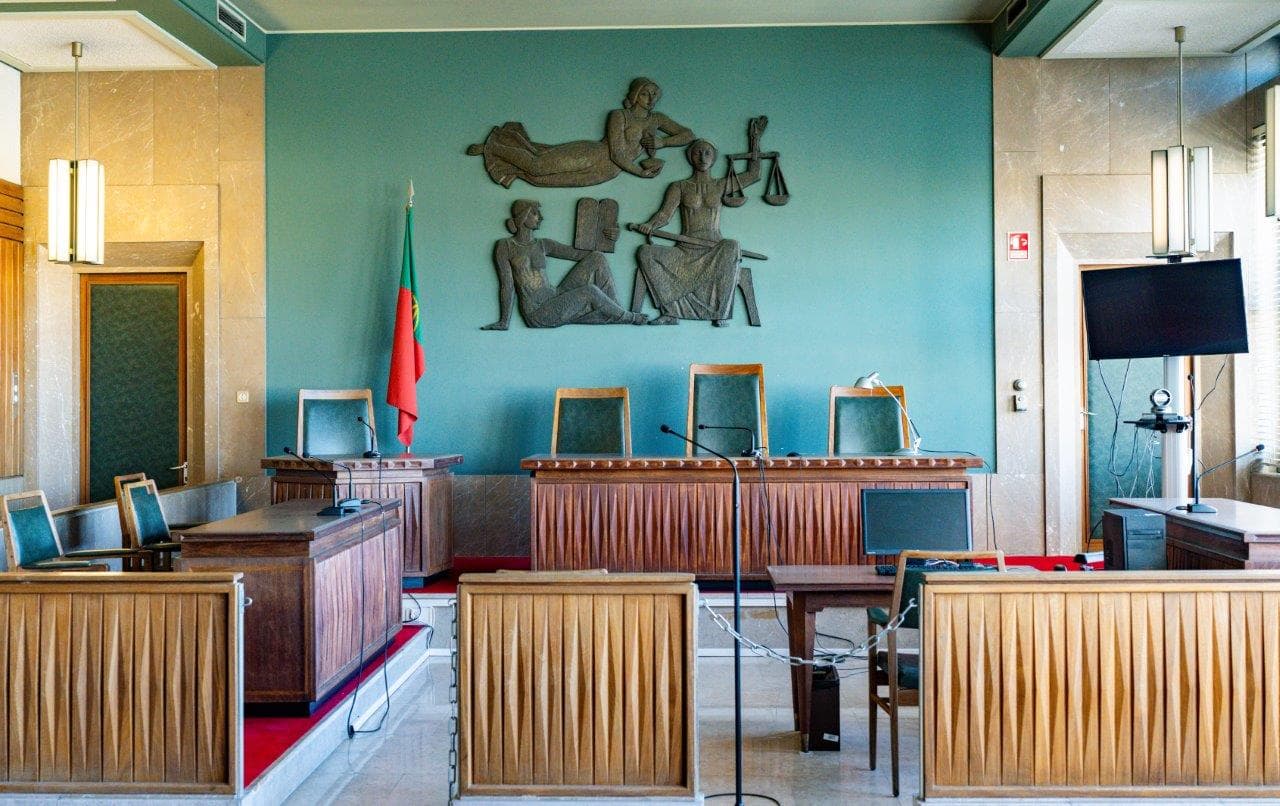 Tribunal (Emerson Coutinho)