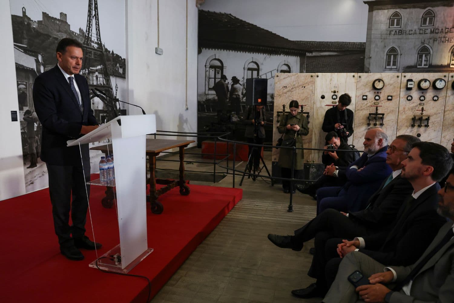 Primeiro-Ministro, Luís Montenegro na assinatura de protocolo entre a Estrutura de Missão Reconstrução da Região Centro do País e Fundações, Tomar, 7 de abril 2026 (Paulo Novais/LUSA)