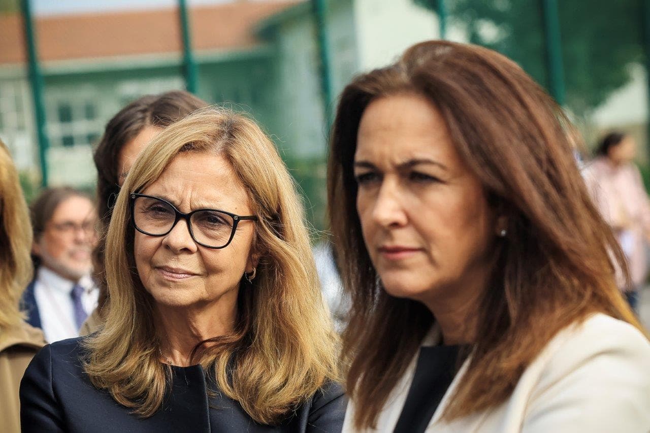 Ministras de Justiça, Rita Alarcão Júdice, e da Saúde, Ana Paula Martins, na unidade forense para inimputáveis do Hospital Magalhães de Lemos, Porto, 24 outubro 2025 (José Coelho/Lusa)