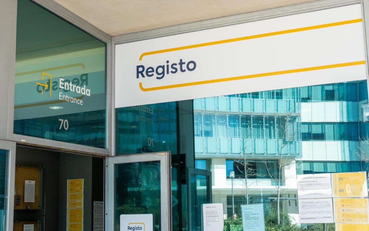 Registries and Notaries Institute
