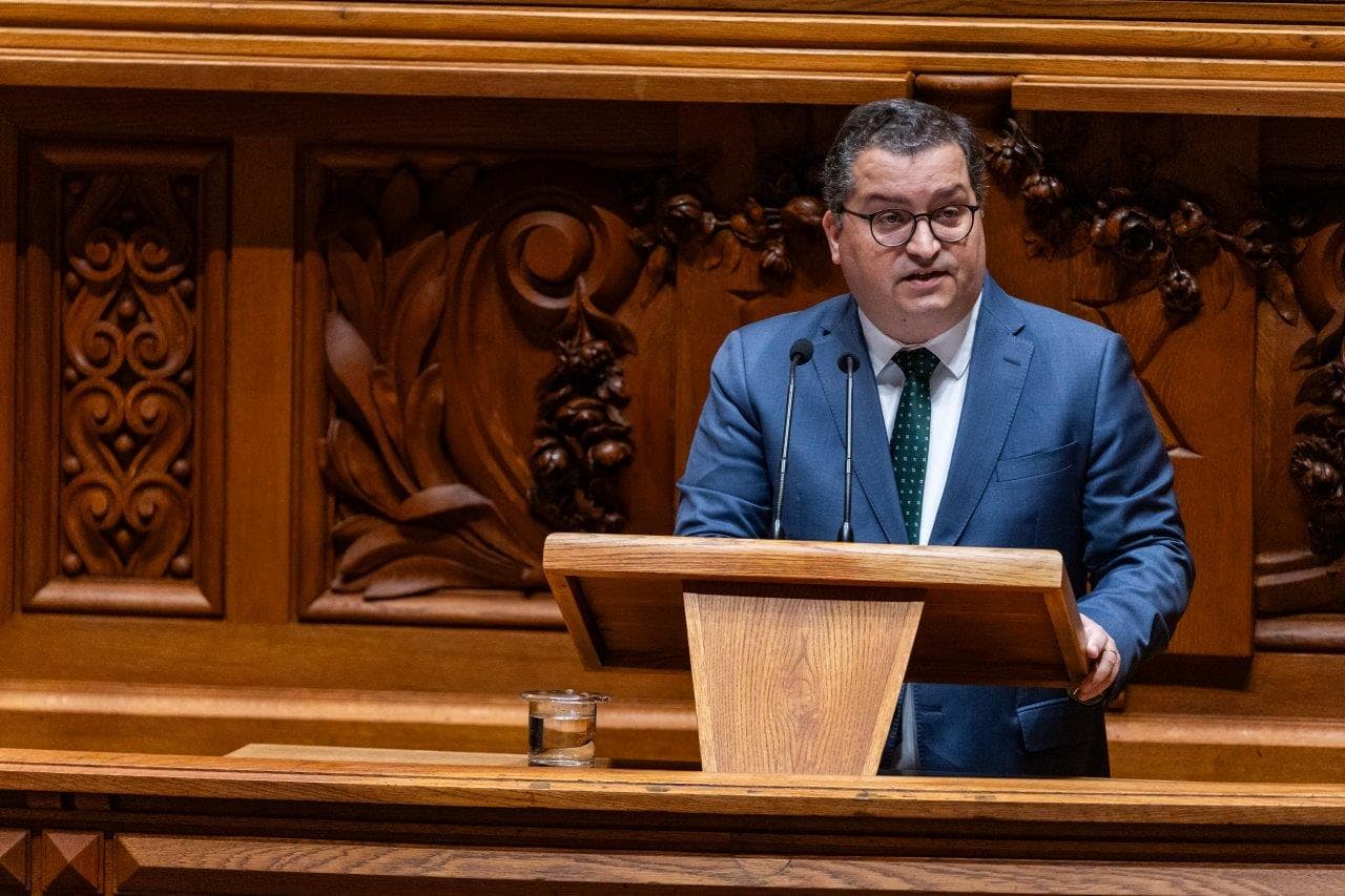 Ministro de Estados e das Finanças, Miranda Sarmento, no debate da proposta de Orçamento do Estado para 2026, Assembleia da República, 28 outubro 2025 (Mariana Branco)