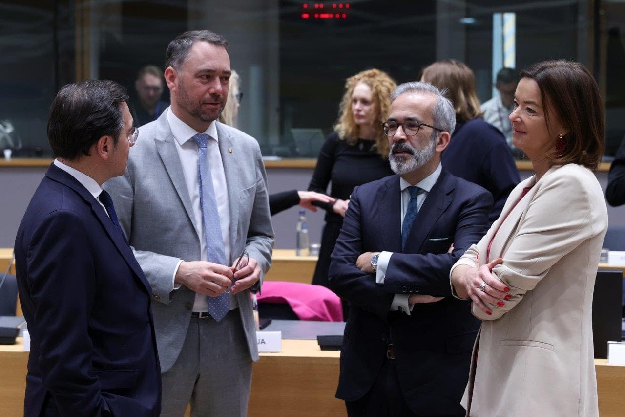 Ministro de Estado e dos Negócios Estrangeiros, Paulo Rangel, com os homólogos de Espanha, Jose Albares Bueno, da Bélgica, Maime Prevot, e da Eslovénia, Tanja Fajon, Conselho de Negócios Estrangeiros da União Europeia, Bruxelas, 16 março 2026 (UE)