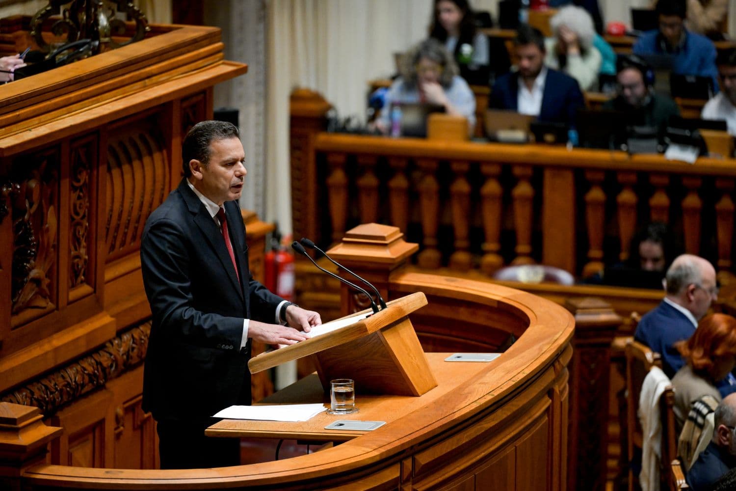 Primeiro-Ministro, Luís Montenegro, intervém no debate preparatório do Conselho Europeu, na Assembleia da República, Lisboa, 18 março 2026 (Gonçalo Borges Dias / GPM)