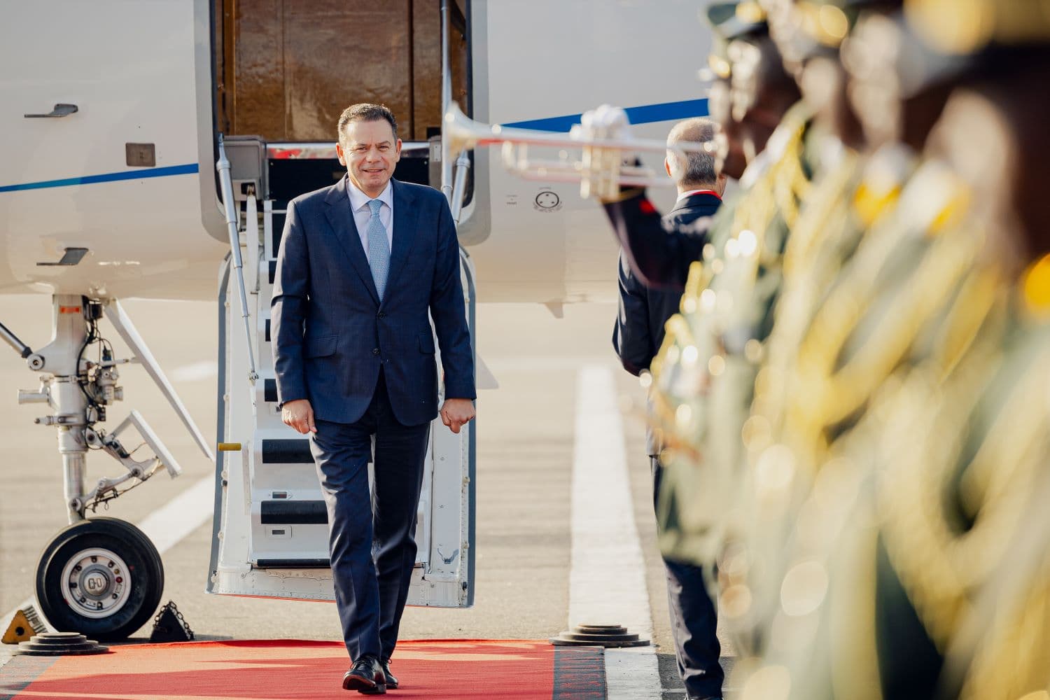 Primeiro-Ministro, Luís Montenegro, em Luanda, 23 novembro 2025 (André Crispim/Portal do Governo)