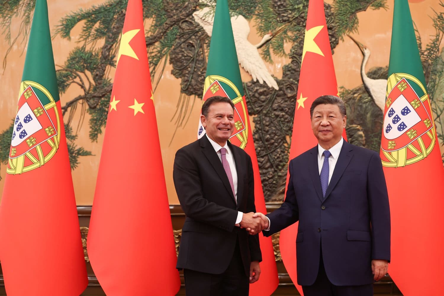 Primeiro-Ministro, Luís Montenegro, e Presidente da República Popular da China, Xi Jinping, Pequim, 9 setembro 2025 (António Cotrim/Lusa)