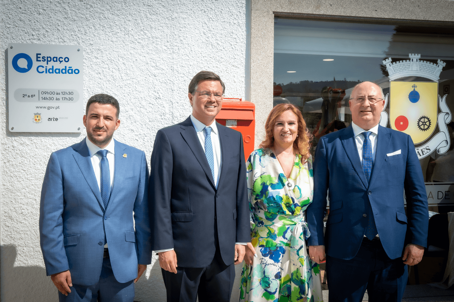Ministro Adjunto e da Reforma do Estado, Gonçalo Matias acompanhado pelo Ministro da Agricultura e Mar, José Manuel Fernandes, na inauguração do Espaço do Cidadão e a Loja do Munícipe de Cervães, em Vila Verde, 16 de maio de 2026 (Jorge Oliveira)
