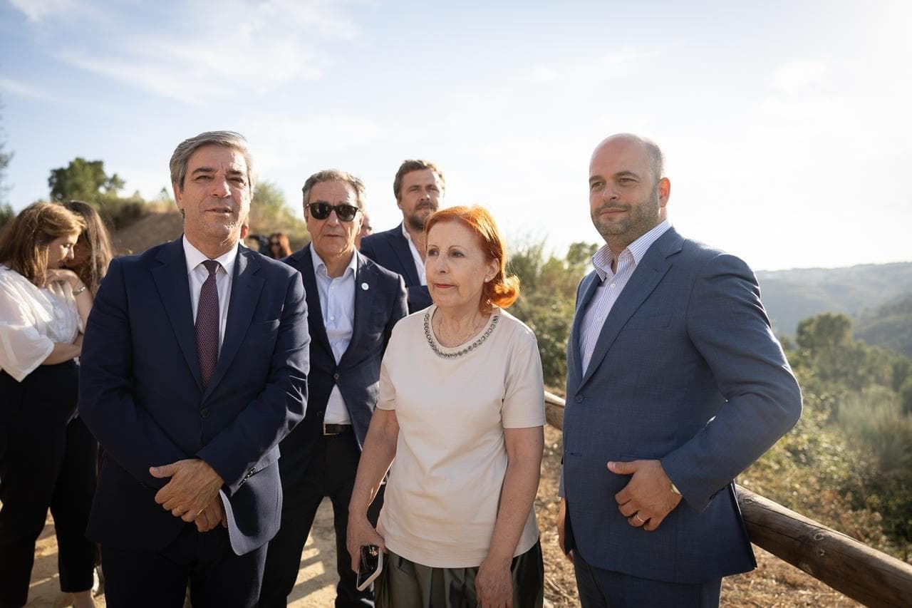 Ministra do Ambiente e Energia, Maria da Graça Carvalho, e Secretário de Estado da Energia, Jean Barroca, no local onde vai ser construída a barragem de Girabolhos, Seia, 15 de julho de 2027 (Sara Matos)