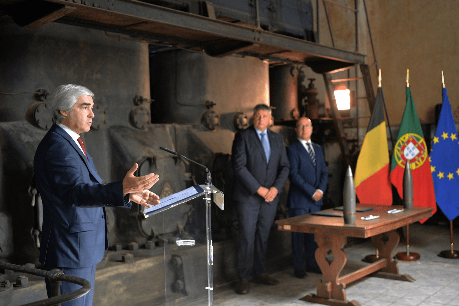Ministro da Defesa Nacional, Nuno Melo, na cerimónia de assinatura do Memorando de Entendimento para a instalação de fábrica de munições, realizada na antiga Fábrica da Pólvora Sem Fumo, a 29 de setembro de 2026, em Chelas, Lisboa (António Lopes / SGMDN)