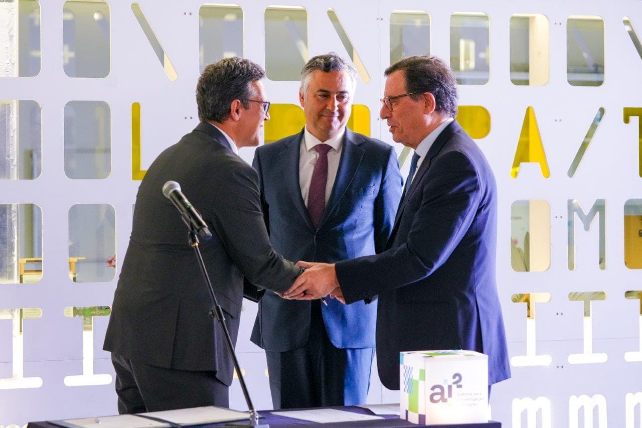 Ministers of Economy and Territorial Cohesion Castro Almeida and of Education, Science and Innovation Fernando Alexandre give powers to the AII board, Lisbon, 5 May 2026 (Cátia Fernandes Pina/MECT)