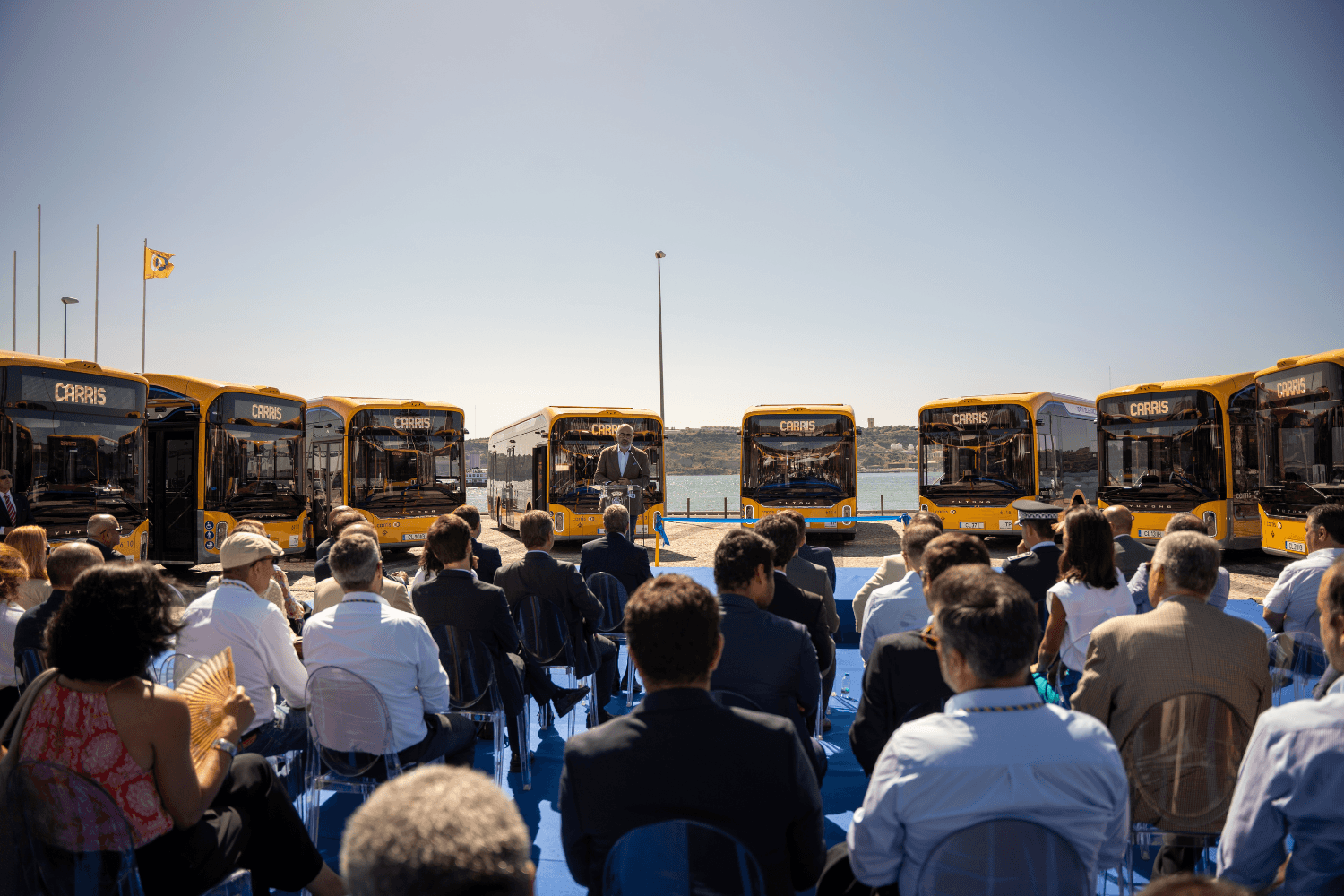 Ministro das Infraestruturas e Habitação, Miguel Pinto Luz, durante a cerimónia de disponibilização de 29 novos autocarros elétricos à CARRIS, em Lisboa (MIH)
