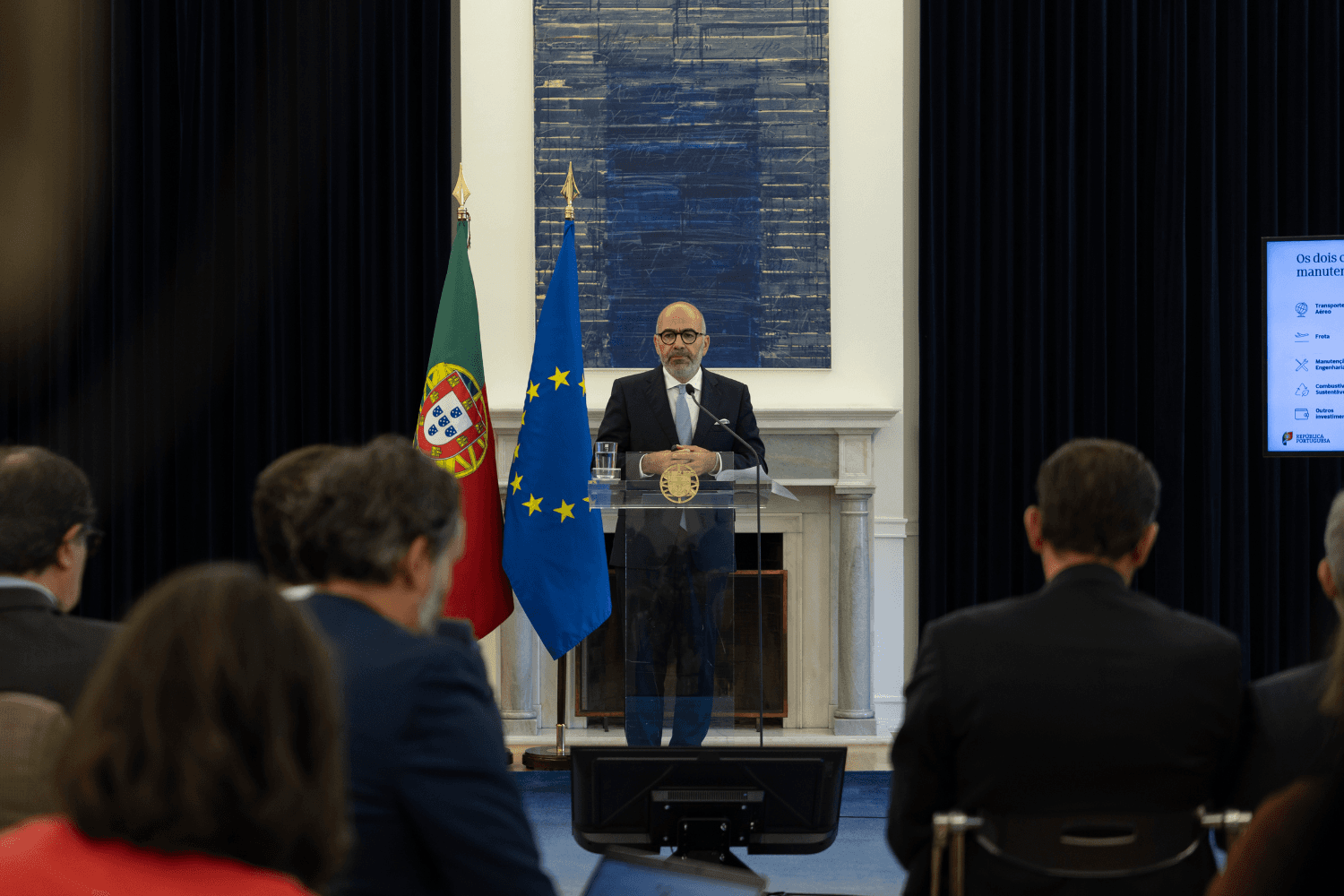 Ministro das Infraestruturas e Habitação, Miguel Pinto Luz, na conferência de imprensa após Conselho de Ministros, Lisboa, 14 outubro 2026 (João Barata/SGGOV)