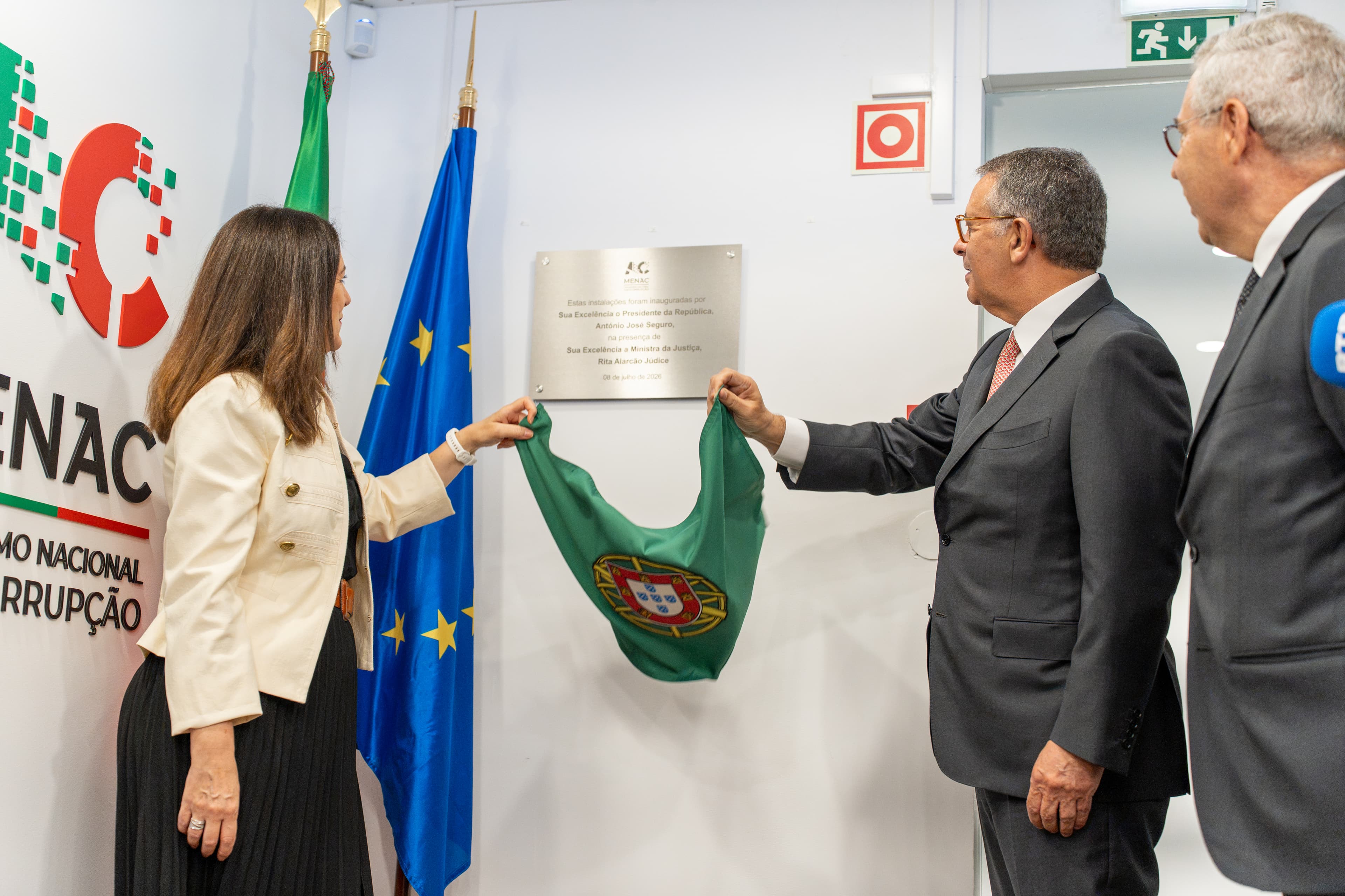 O Presidente da República, António José Seguro e a Ministra da Justiça, Rita Alarcão Júdice, participam na inauguração da nova sede do Mecanismo Nacional Anticorrupção. (Emerson Coutinho, Stopmotion)