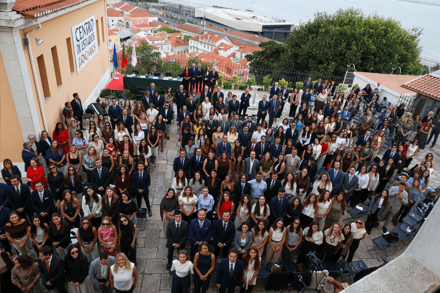 Cerimónia de abertura do 43º Curso de Formação de Magistrados para os Tribunais Judiciais e do 13º Curso de Formação de Juízes para os Tribunais Administrativos e Fiscais, que contou com a presença da Ministra da Justiça, Rita Alarcão Júdice. Lisboa, 2 de outubro de 2026