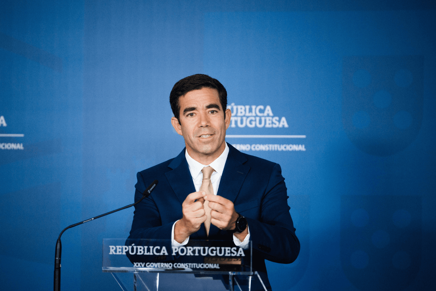 Ministro da Presidência, António Leitão Amaro, na conferência de imprensa do Conselho de Ministros, Lisboa, 4 de setembro de 2026 (Mariana Lima/SGGov)