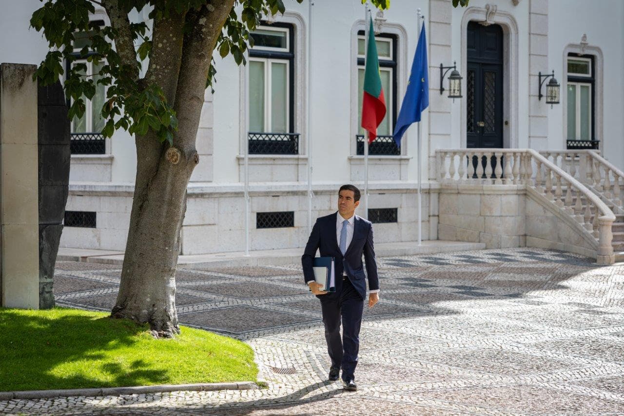 Ministro da Presidência, António Leitão Amaro, à chegada para o Conselho de Ministros, Lisboa, 17 de julho de 2026 (Maria Costa Lopes)