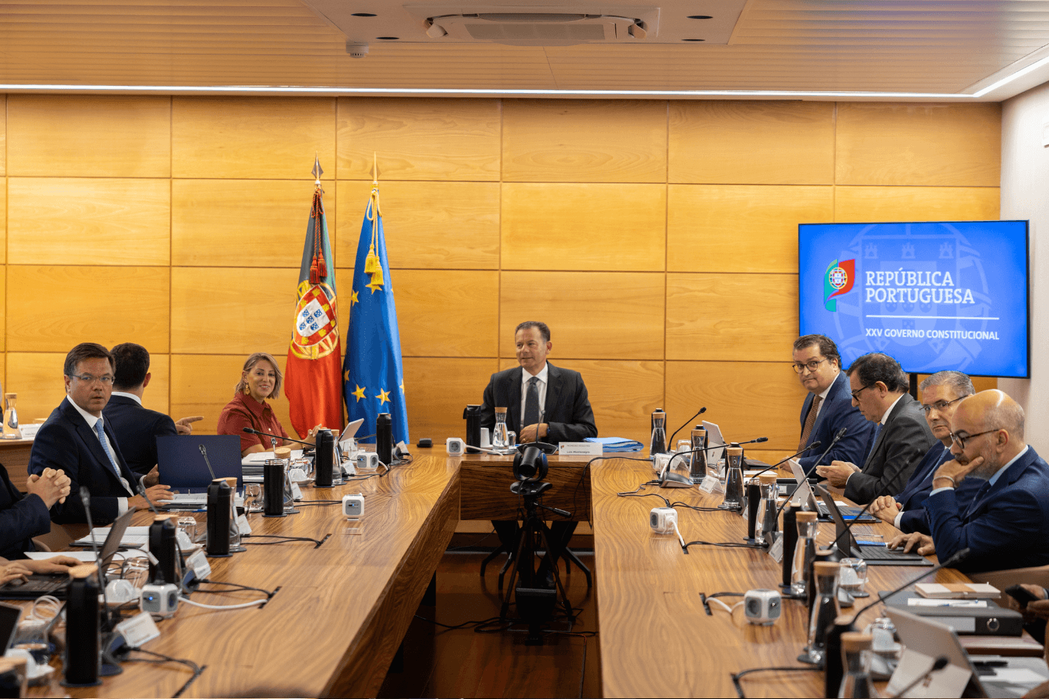 Reunião do Conselho de Ministros de 17 de setembro de 2026, em Lisboa, que aprovou medidas de apoio ao rendimento das famílias e aos setores mais afetados pelo aumento dos preços dos combustíveis