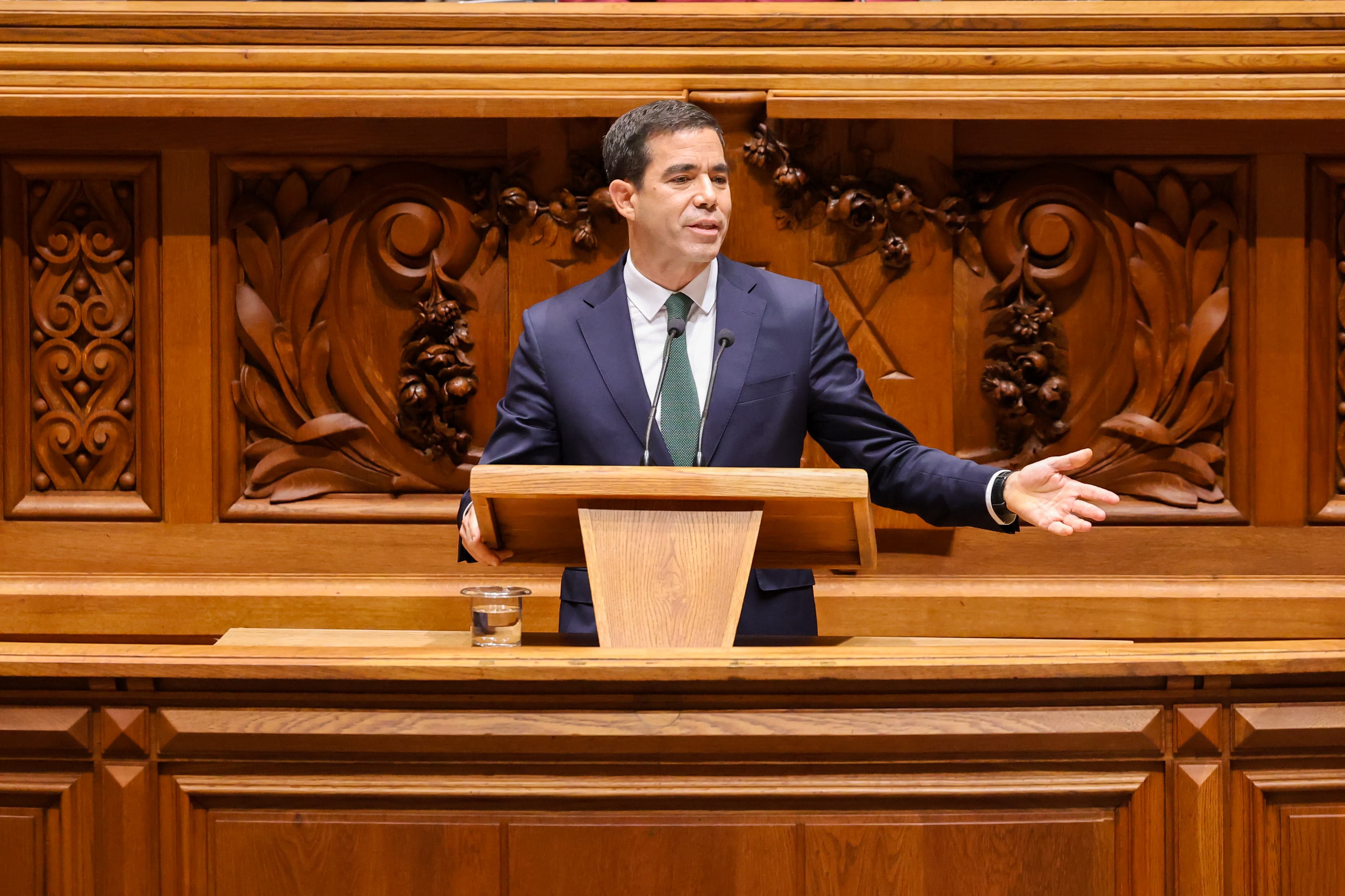 Ministro da Presidência, António Leitão Amaro, interveio no encerramento do debate na generalidade da proposta de Orçamento do Estado para 2027, Assembleia da República, Lisboa, 28 outubro 2026 (João Barata/ SGGov)