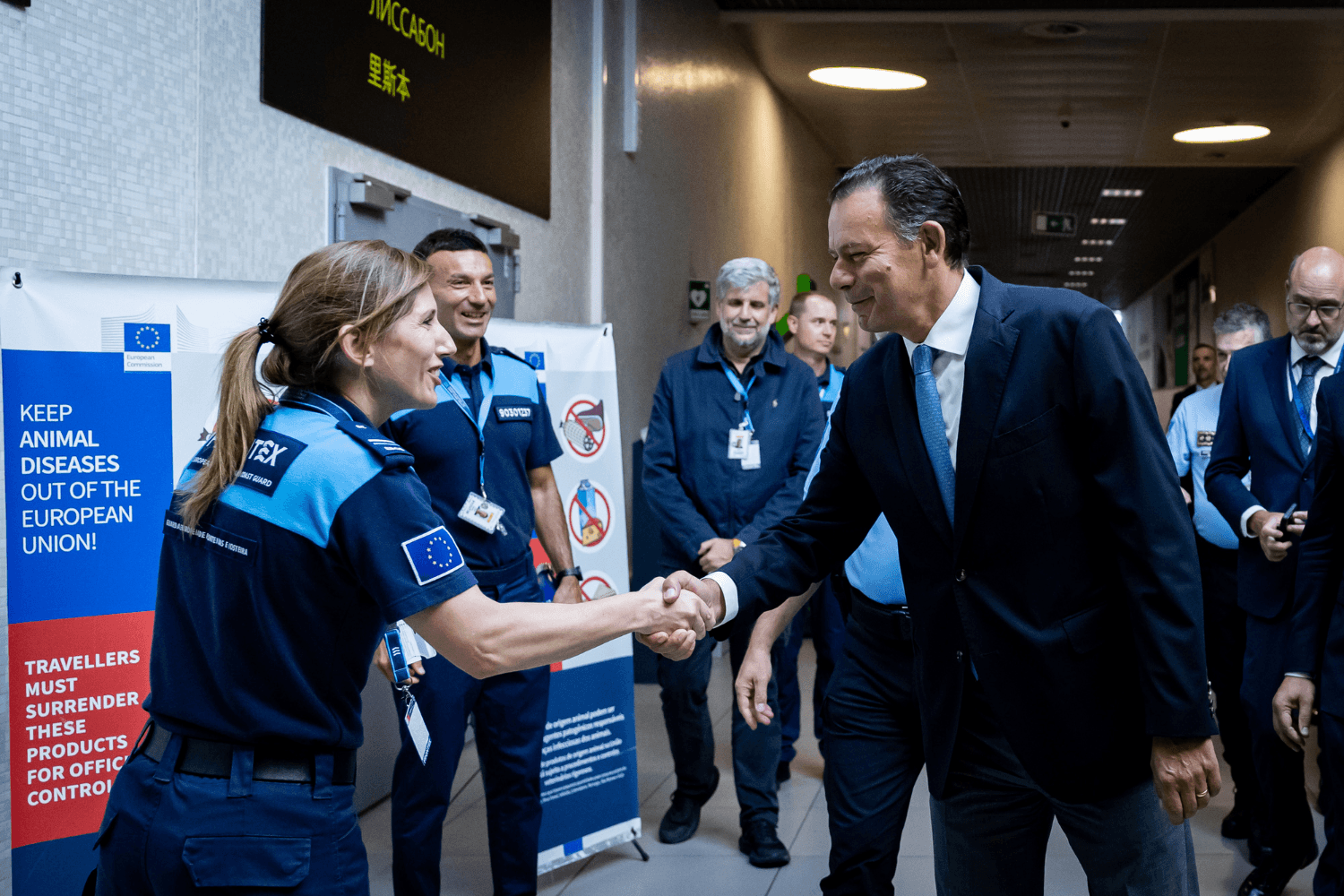 Primeiro-Ministro Luís Montenegro, na visita ao aeroporto de Lisboa, 27 de agosto de 2026 (Mariana Branco)