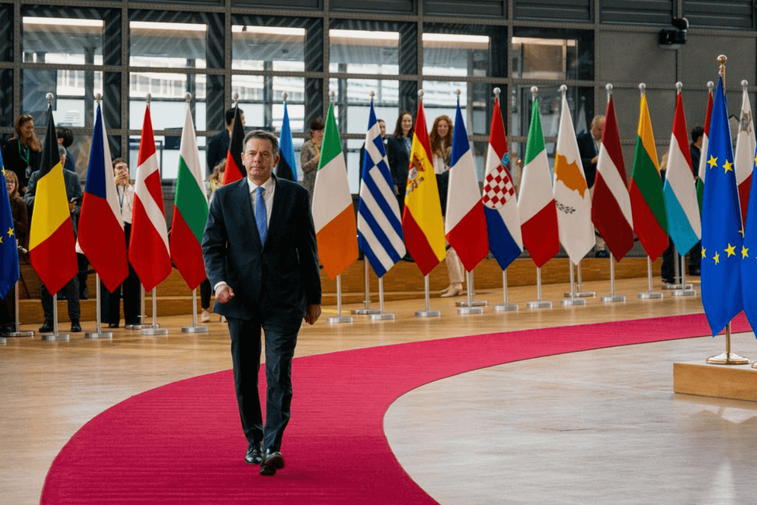 Primeiro-Ministro Luís Montenegro, em declarações à comunicação social à entrada para a reunião do Conselho Europeu, Bruxelas, 15 de outubro de 2026, (André Crispim/GPM)