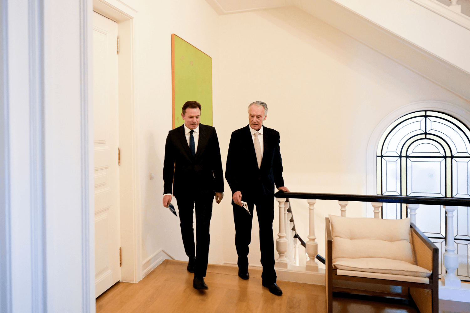Primeiro-Ministro Luís Montenegro e Aníbal Cavaco Silva na Residência Oficial do Primeiro-Ministro, Lisboa (ROPM/Gonçalo Borges Dias)