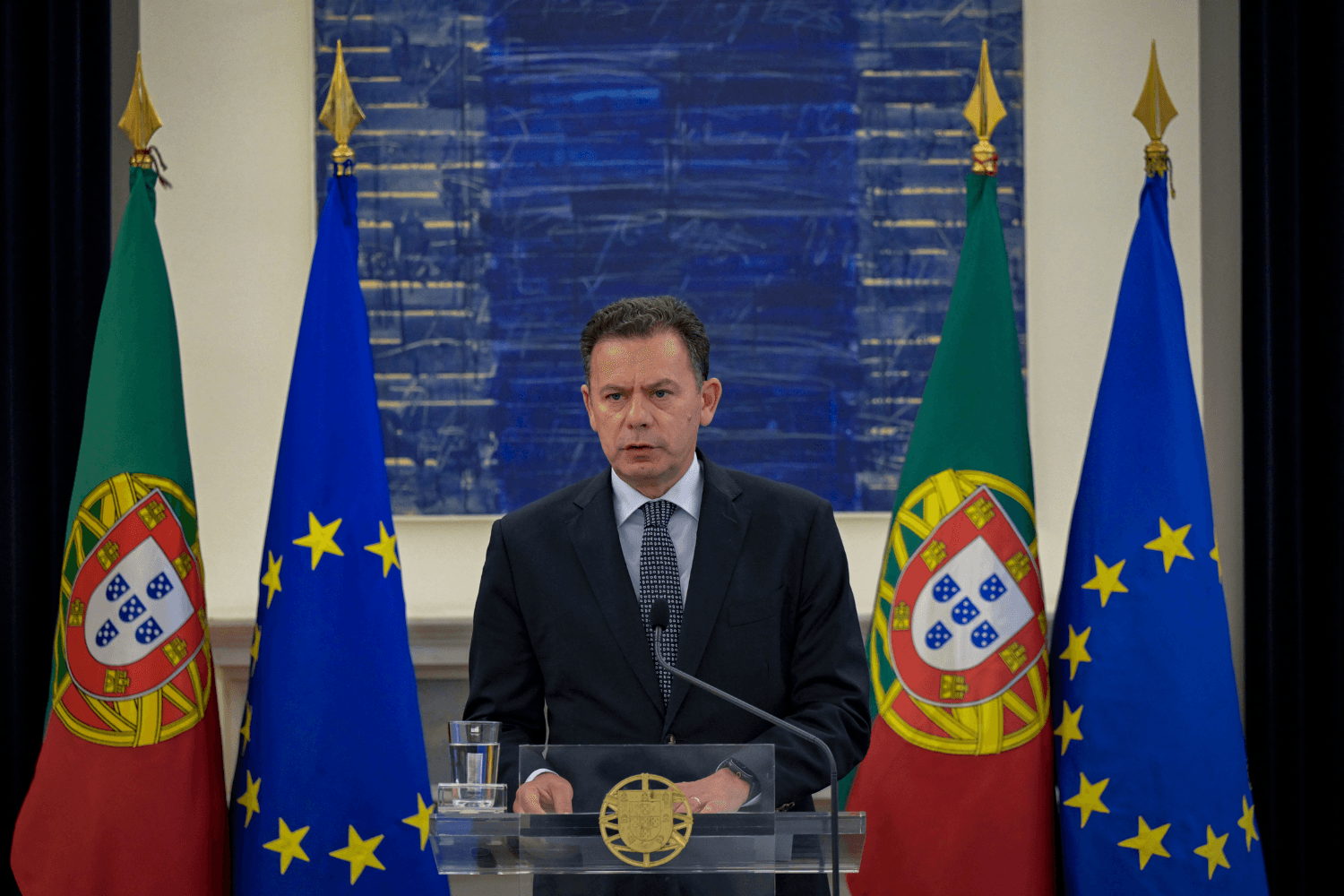 O Primeiro-Ministro, Luís Montenegro, fala à comunicação social no briefing no final da reunião do Conselho de Ministros, no Palácio de São Bento, em Lisboa, 29 de maio de 2026. (Gonçalo Borges Dias)