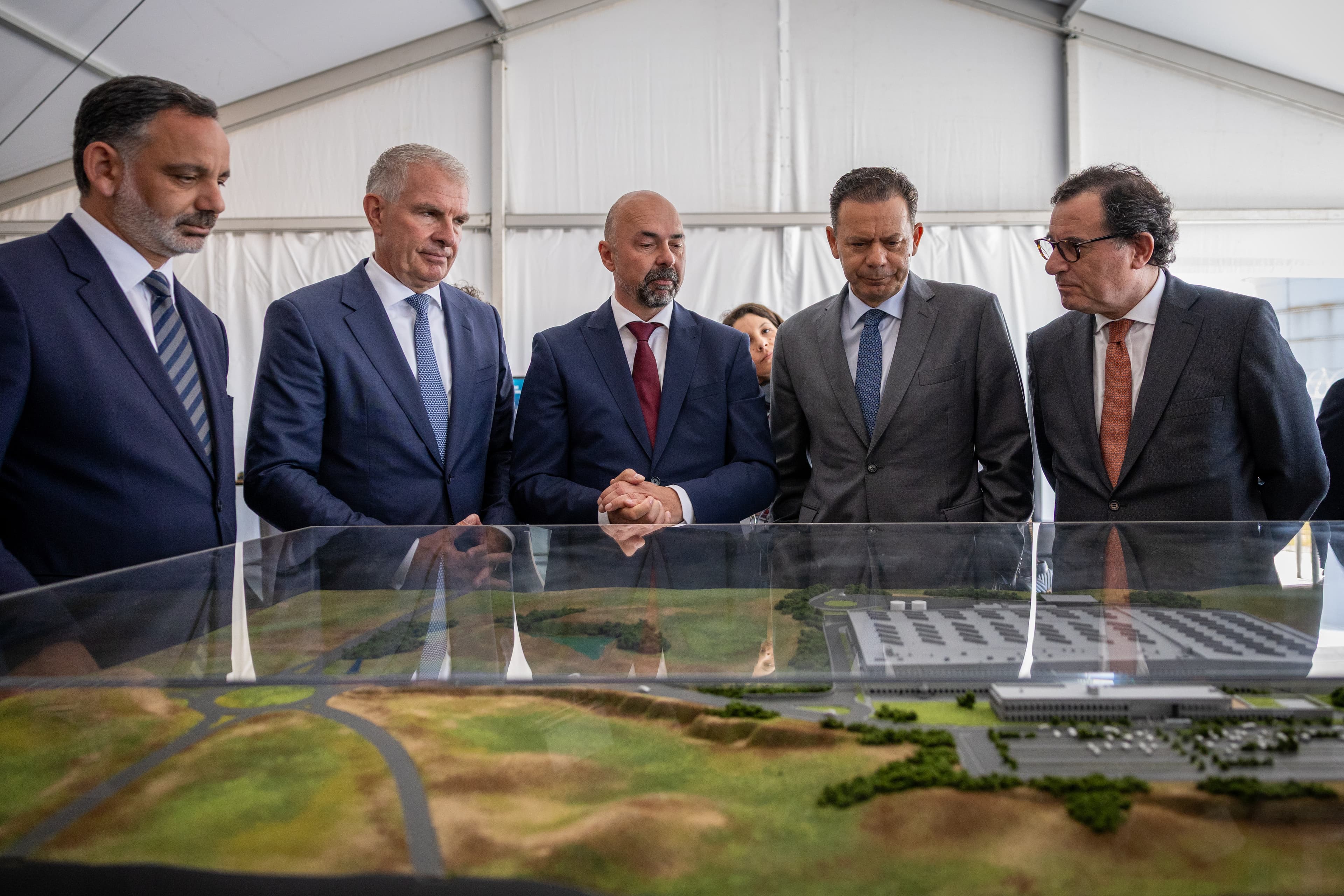 Primeiro-Ministro, Luís Montenegro, na cerimónia de lançamento da primeira pedra da Lufthansa Technik Portugal, Santa Maria da Feira, 29 junho 2026 (Maria Costa Lopes/ SGGov)