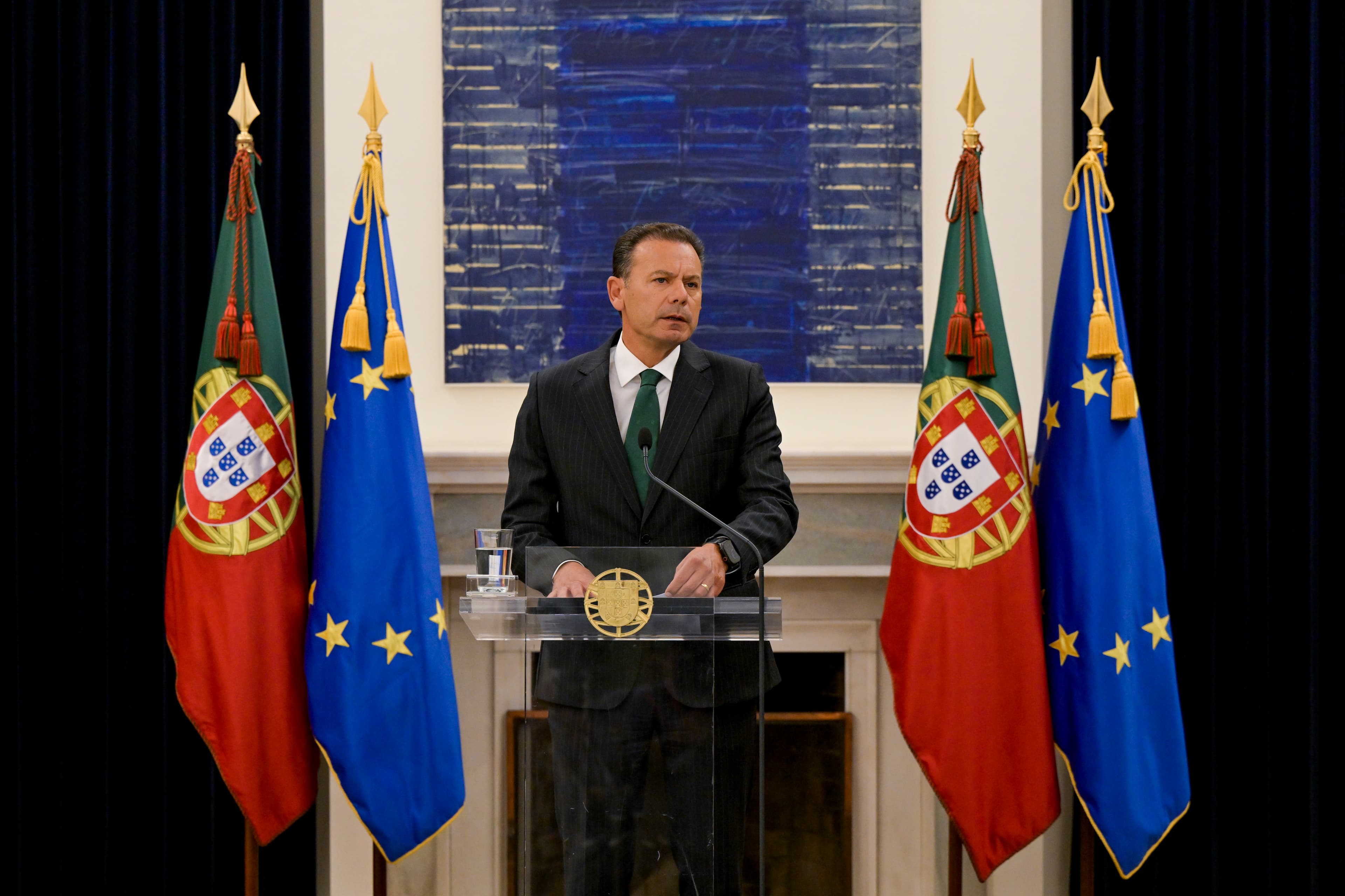 Primeiro-Ministro, Luís Montenegro, anuncia reforço do apoio às famílias e aos setores afetados pela crise internacional