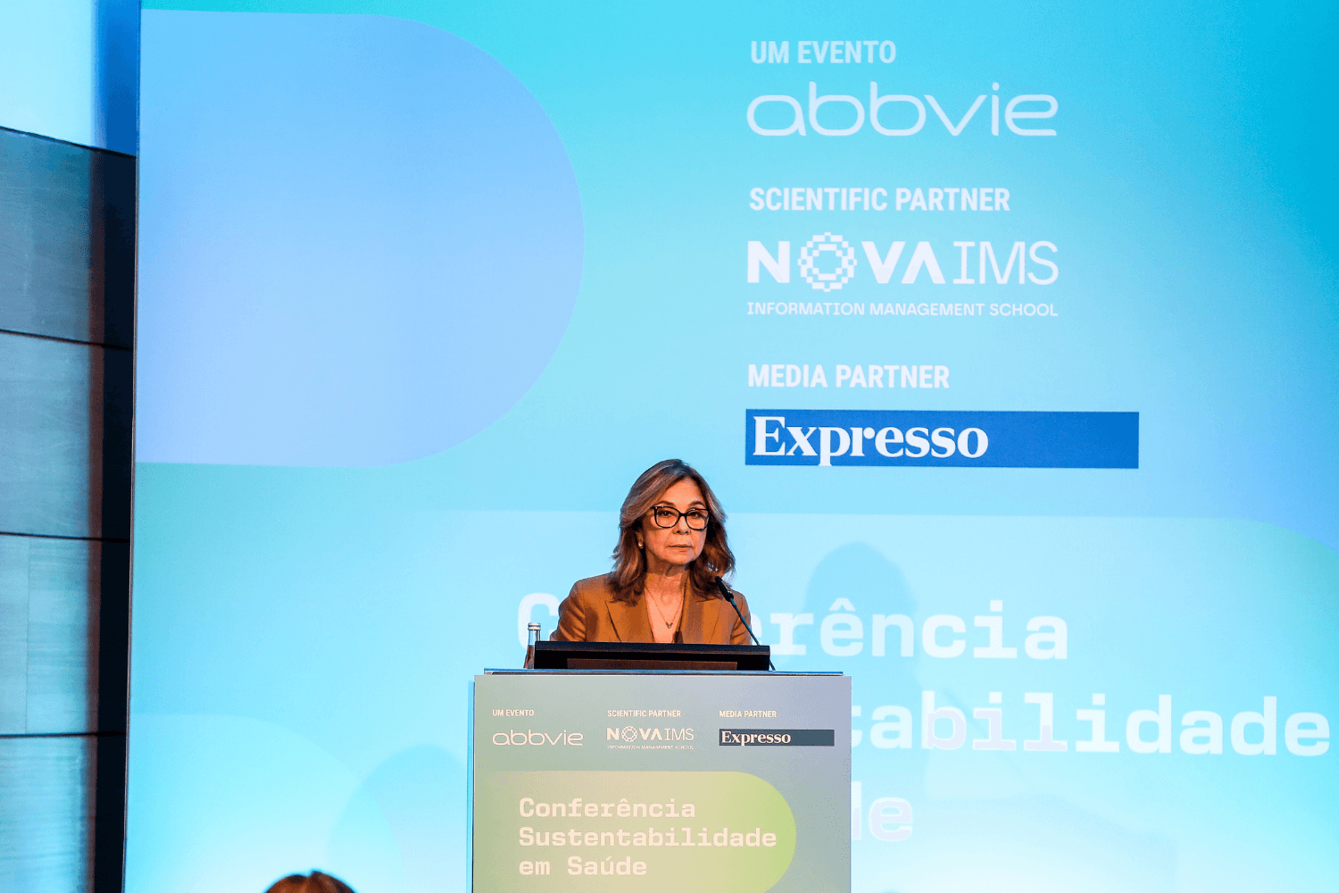 Ministra da Saúde, Ana Paula Martins, na conferência “Sustentabilidade em Saúde”, Lisboa, 27 de maio de 2026 (Expresso)