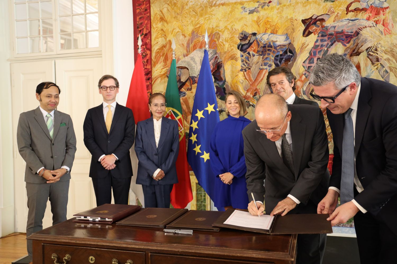 Portugal formaliza acordo de cooperação no setor das pescas para integração de trabalhadores indonésios. (MAGRIM)